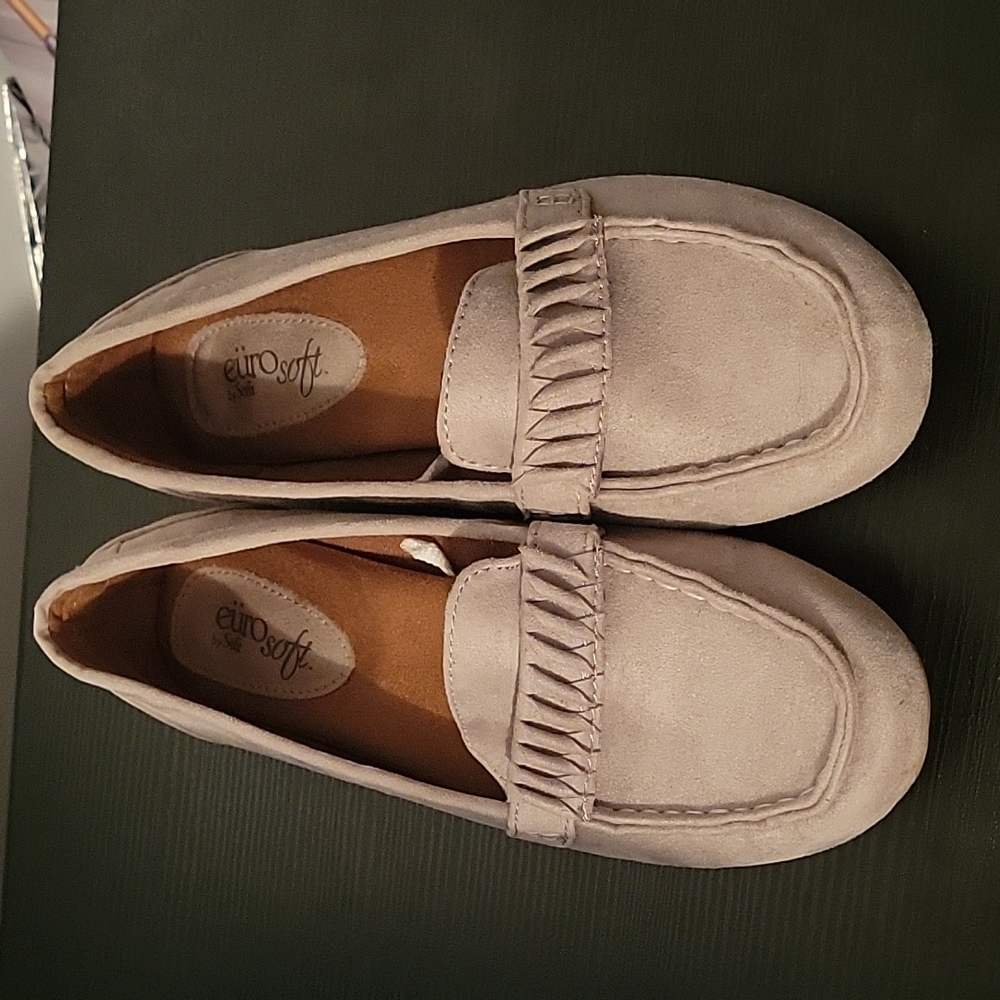 NWOT Eurossoft grayish tan moccasins